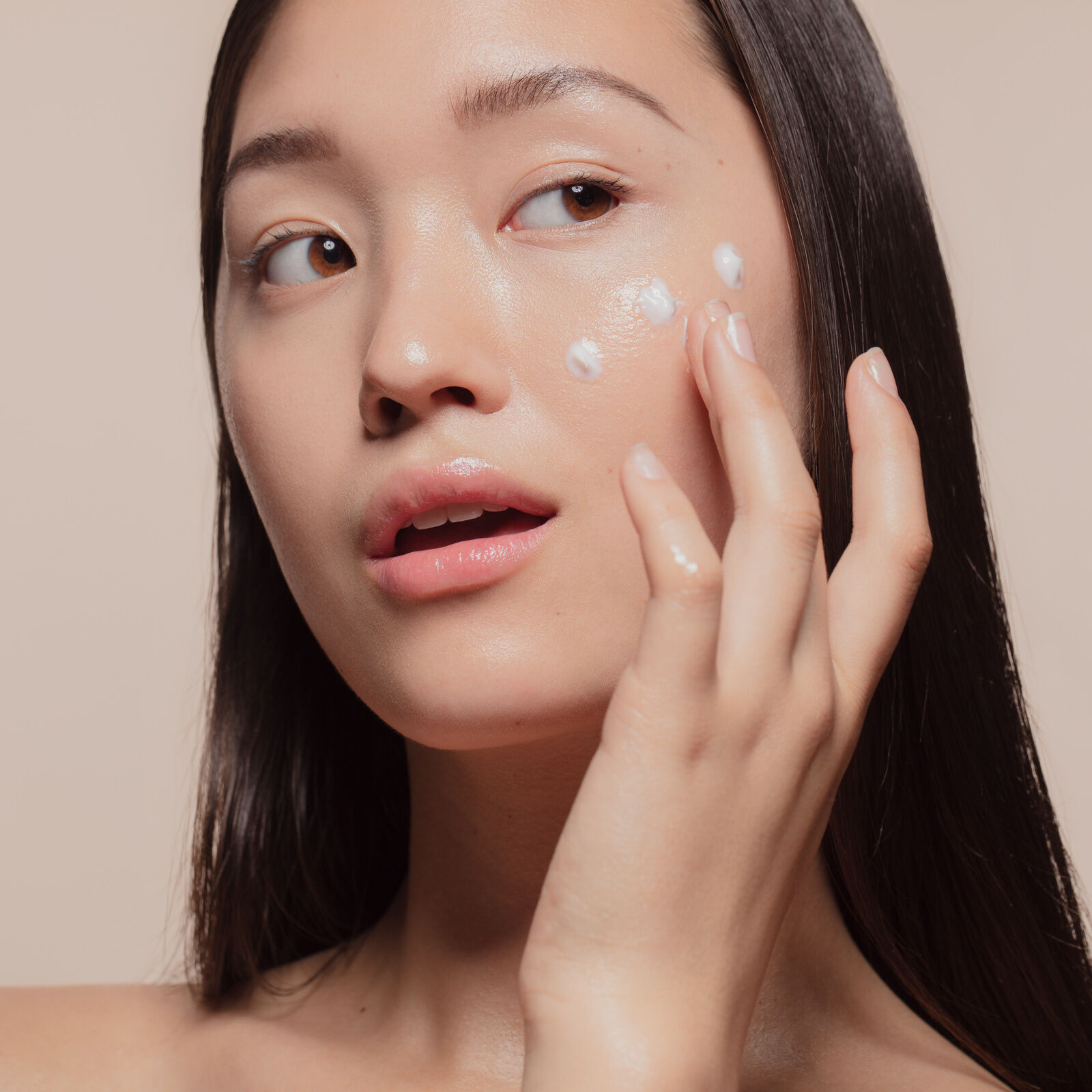 Alcohol and Fragrance-free Moisturizers for Sensitive Skin